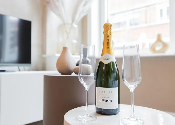 Haya Beachhouse - Queen Haag