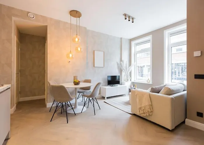 Haya Beachhouse - Queen * Hága